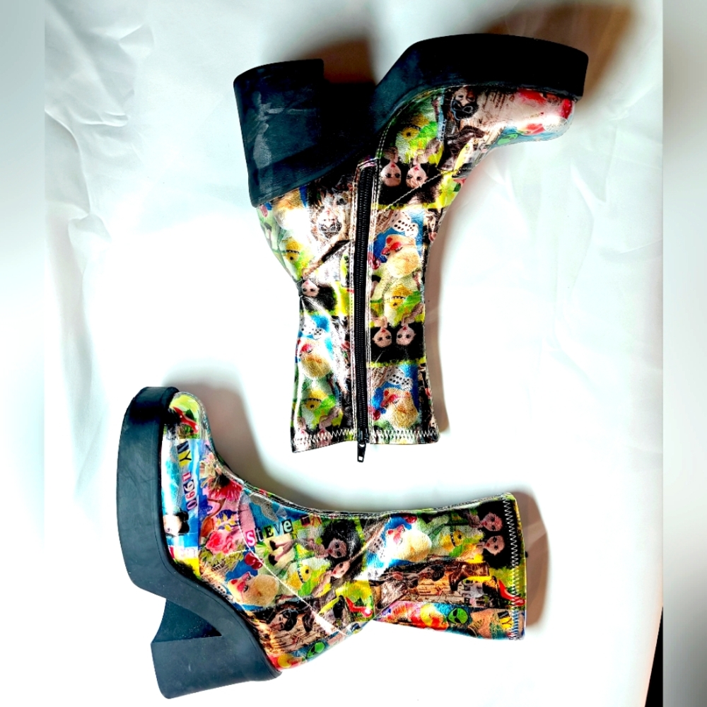 STEVE MADDEN Womens Black Comic Foil Graphic 1" Platform Stretch Women's Boots
